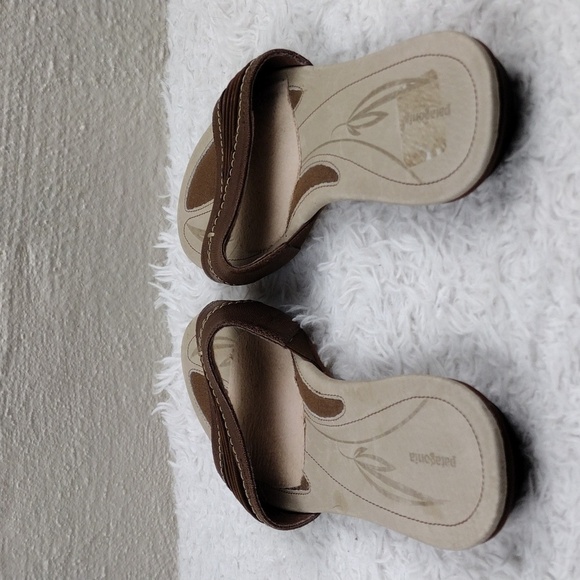 Patagonia Brown Leather Suede Ruching Upper Round Open Toe Slide Flat Sandal - Picture 5 of 16